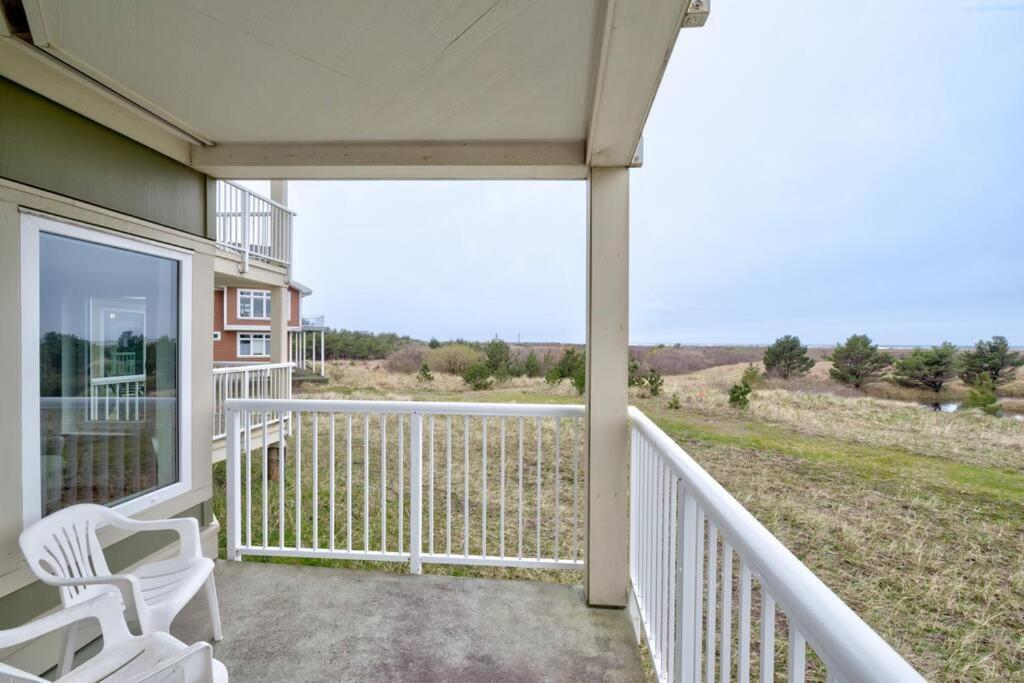 Beach Please-Updated Home With Ocean Views 长滩 外观 照片