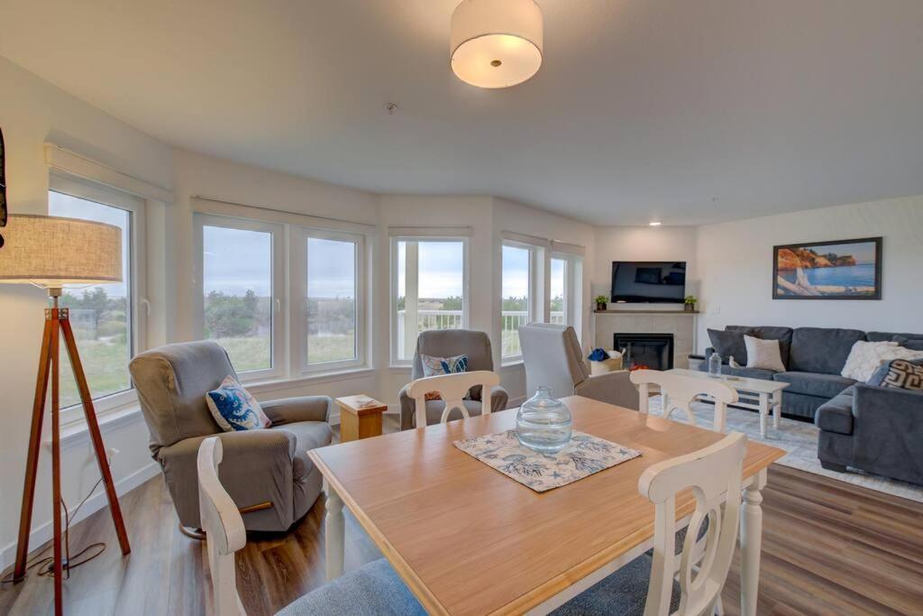 Beach Please-Updated Home With Ocean Views 长滩 外观 照片